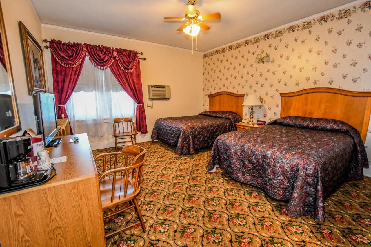 Standard Double Room with Two Double Beds,1039284640:JPEG